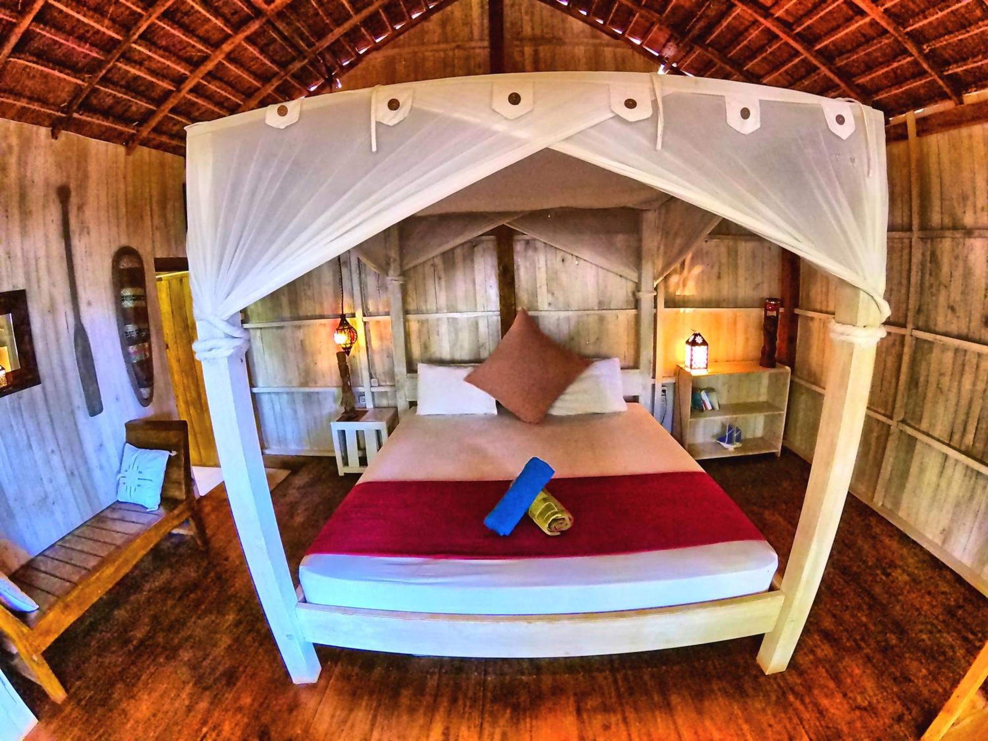Cosmos Bungalows Bira Buitenkant foto