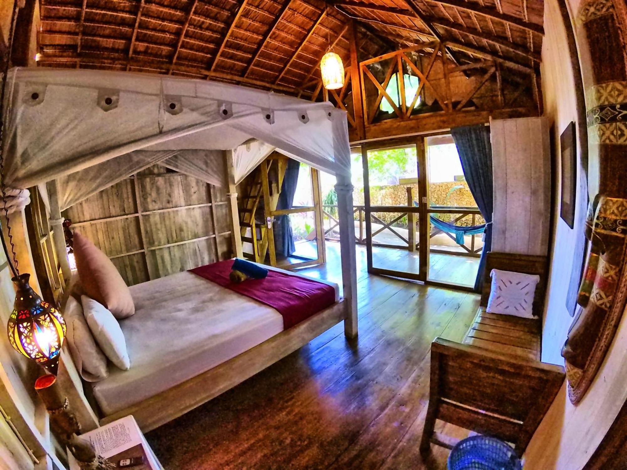 Cosmos Bungalows Bira Buitenkant foto