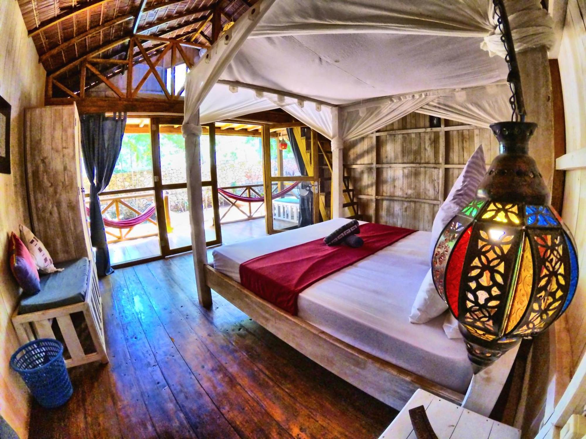 Cosmos Bungalows Bira Buitenkant foto