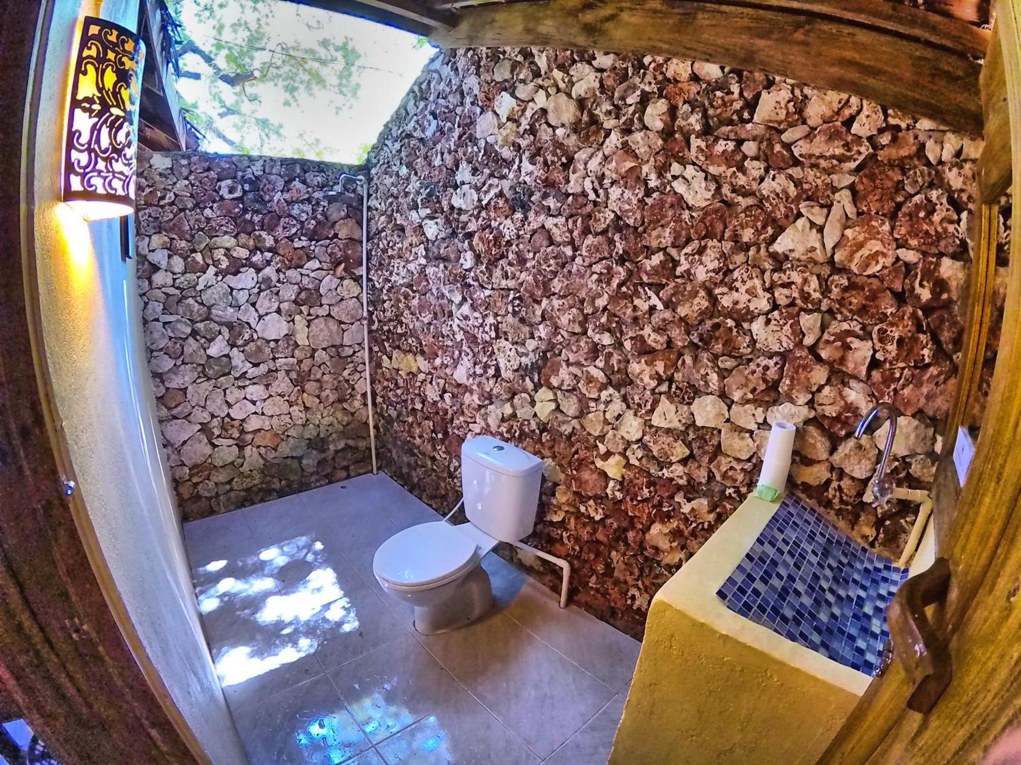 Cosmos Bungalows Bira Buitenkant foto
