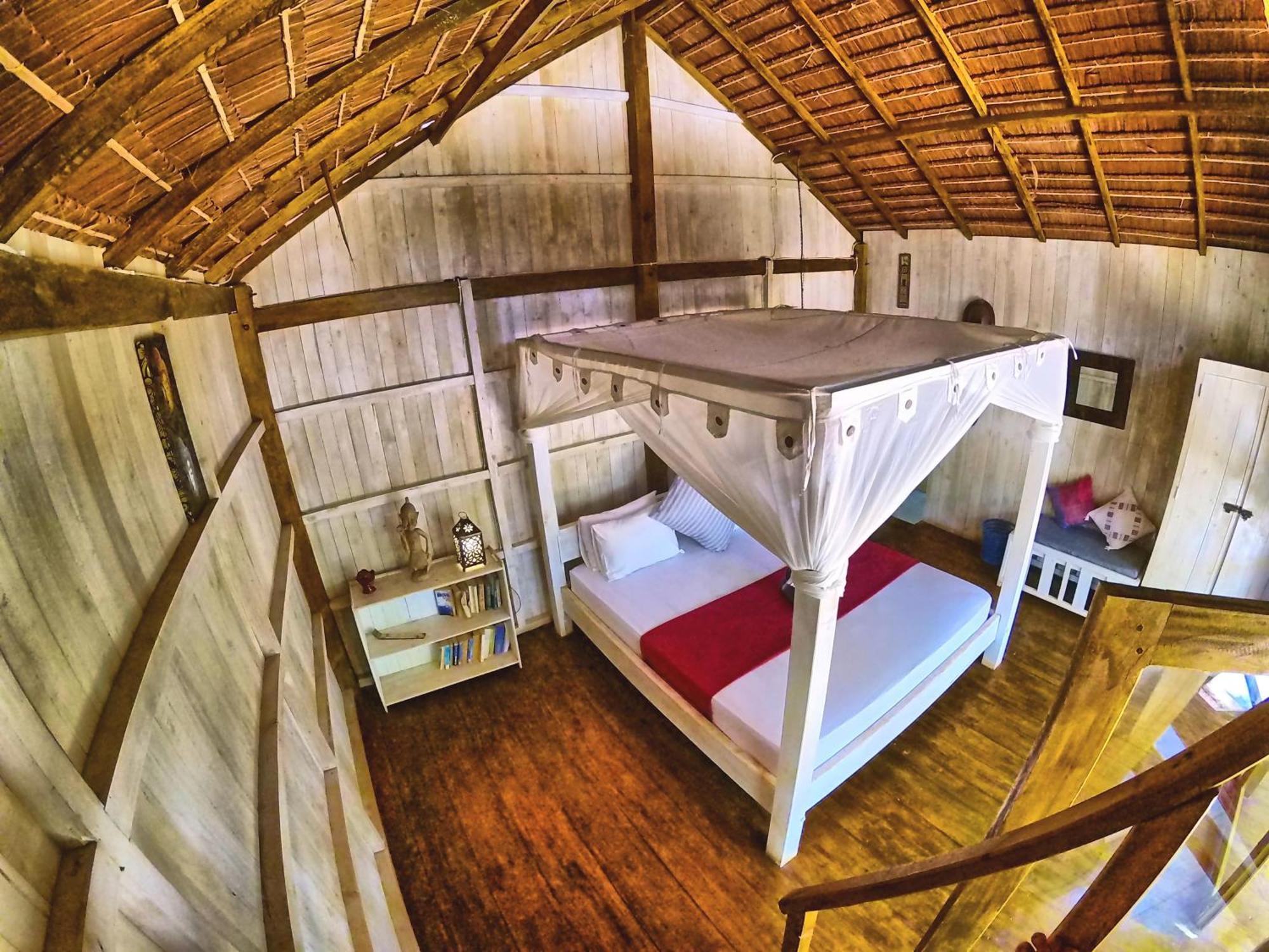 Cosmos Bungalows Bira Buitenkant foto