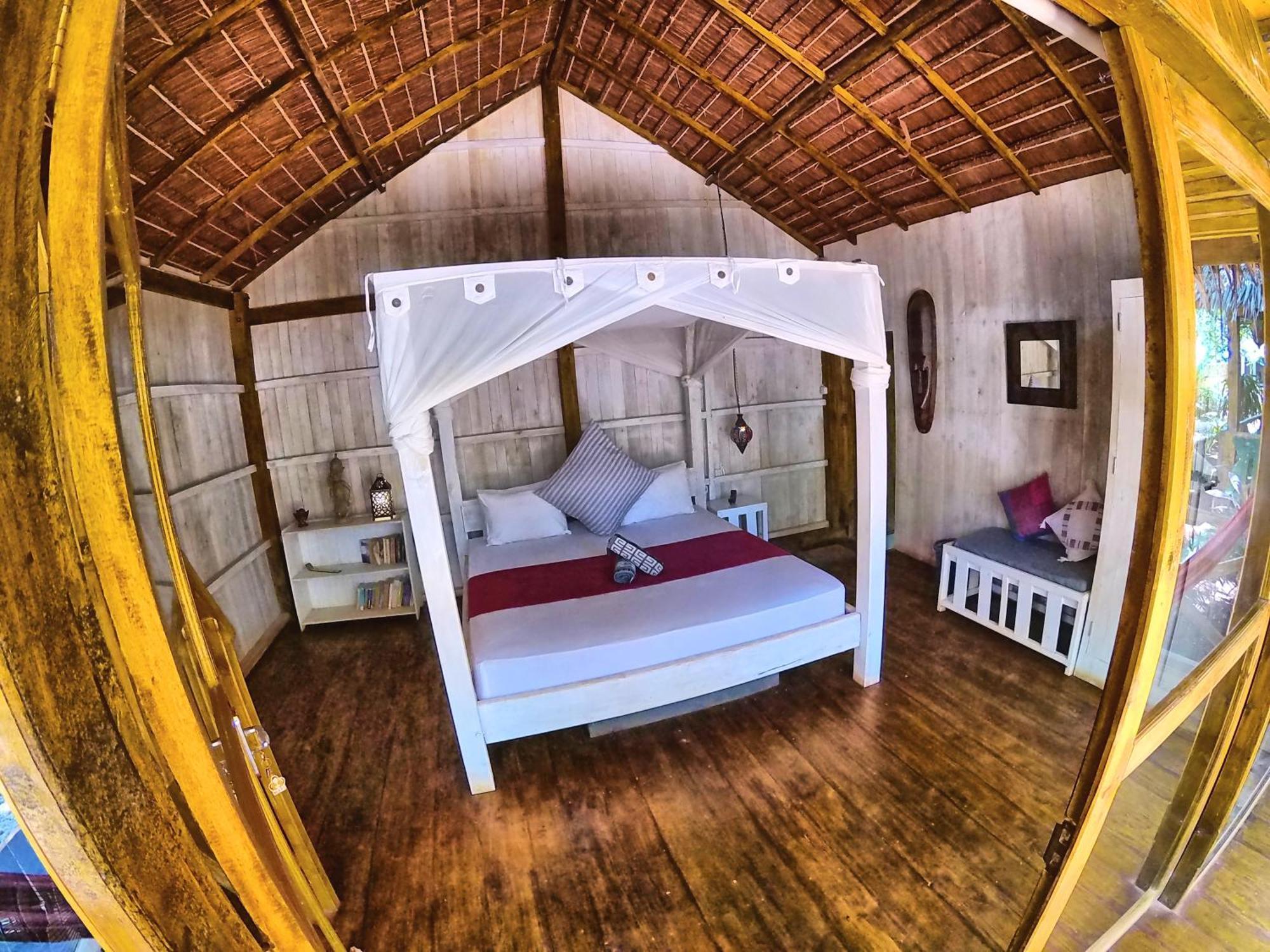 Cosmos Bungalows Bira Buitenkant foto