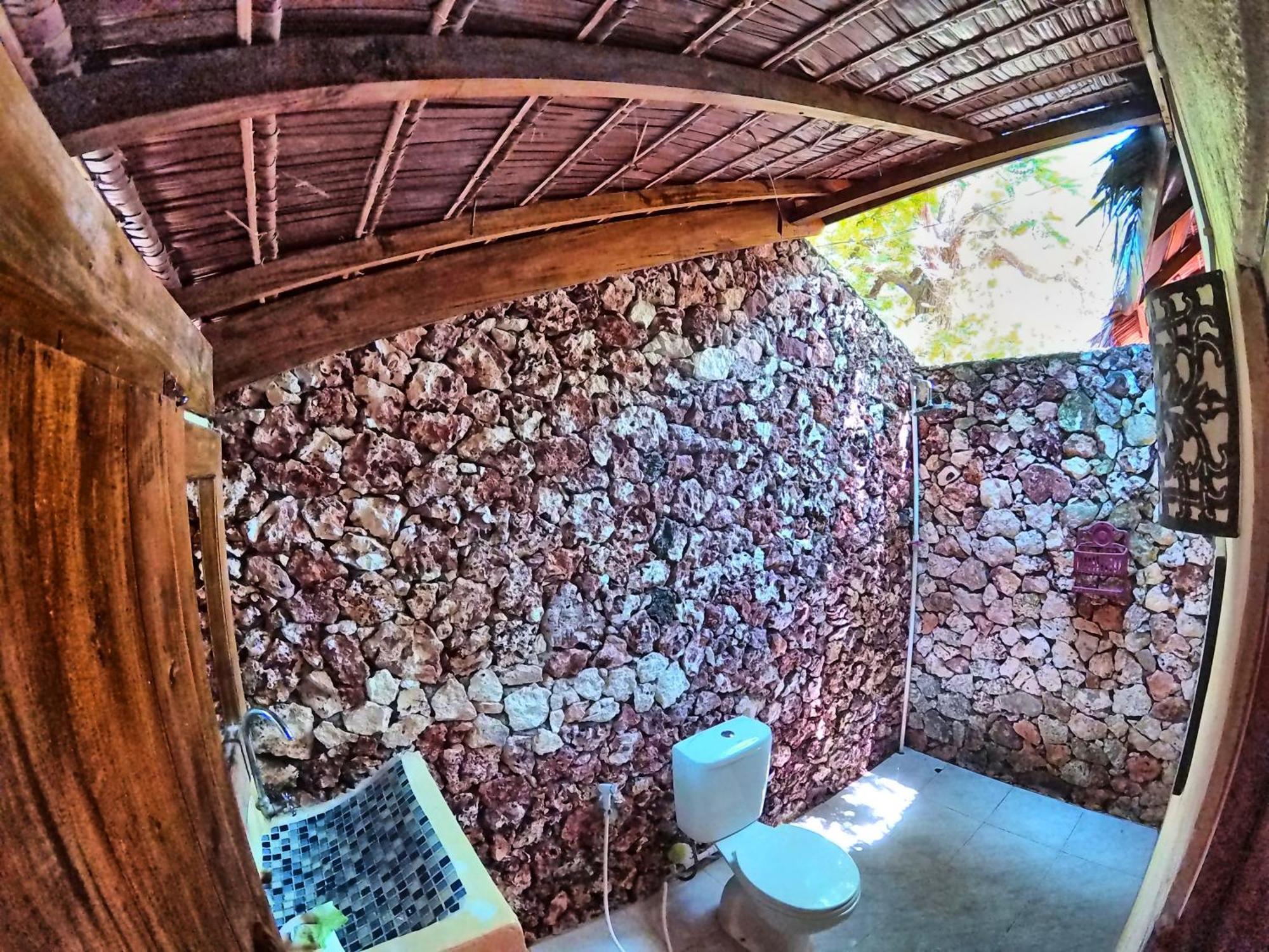 Cosmos Bungalows Bira Buitenkant foto