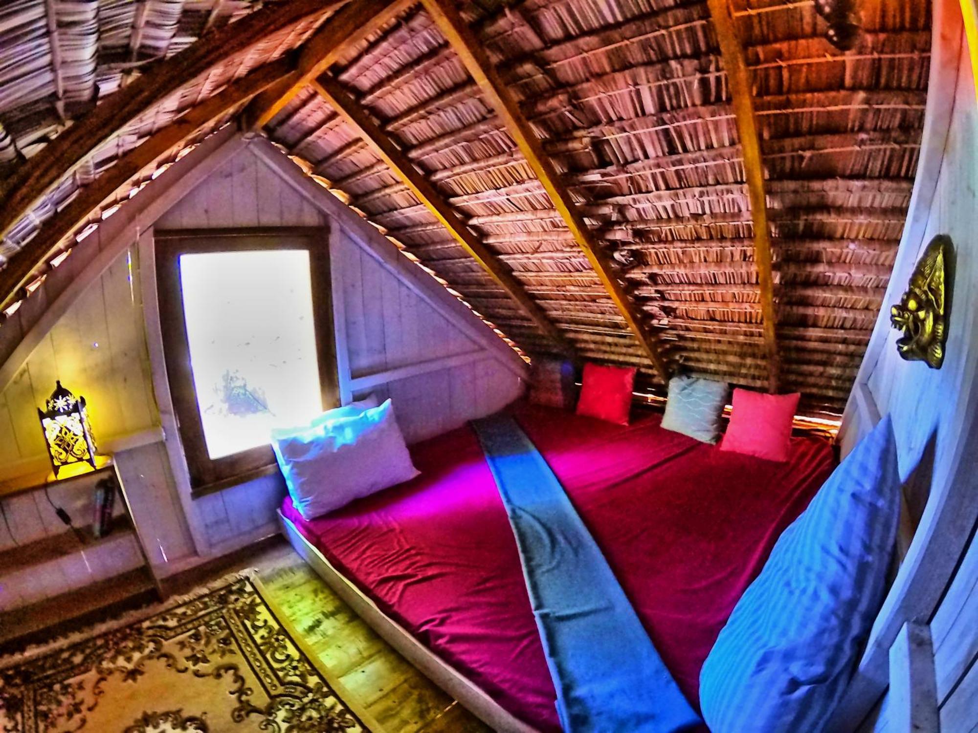 Cosmos Bungalows Bira Buitenkant foto