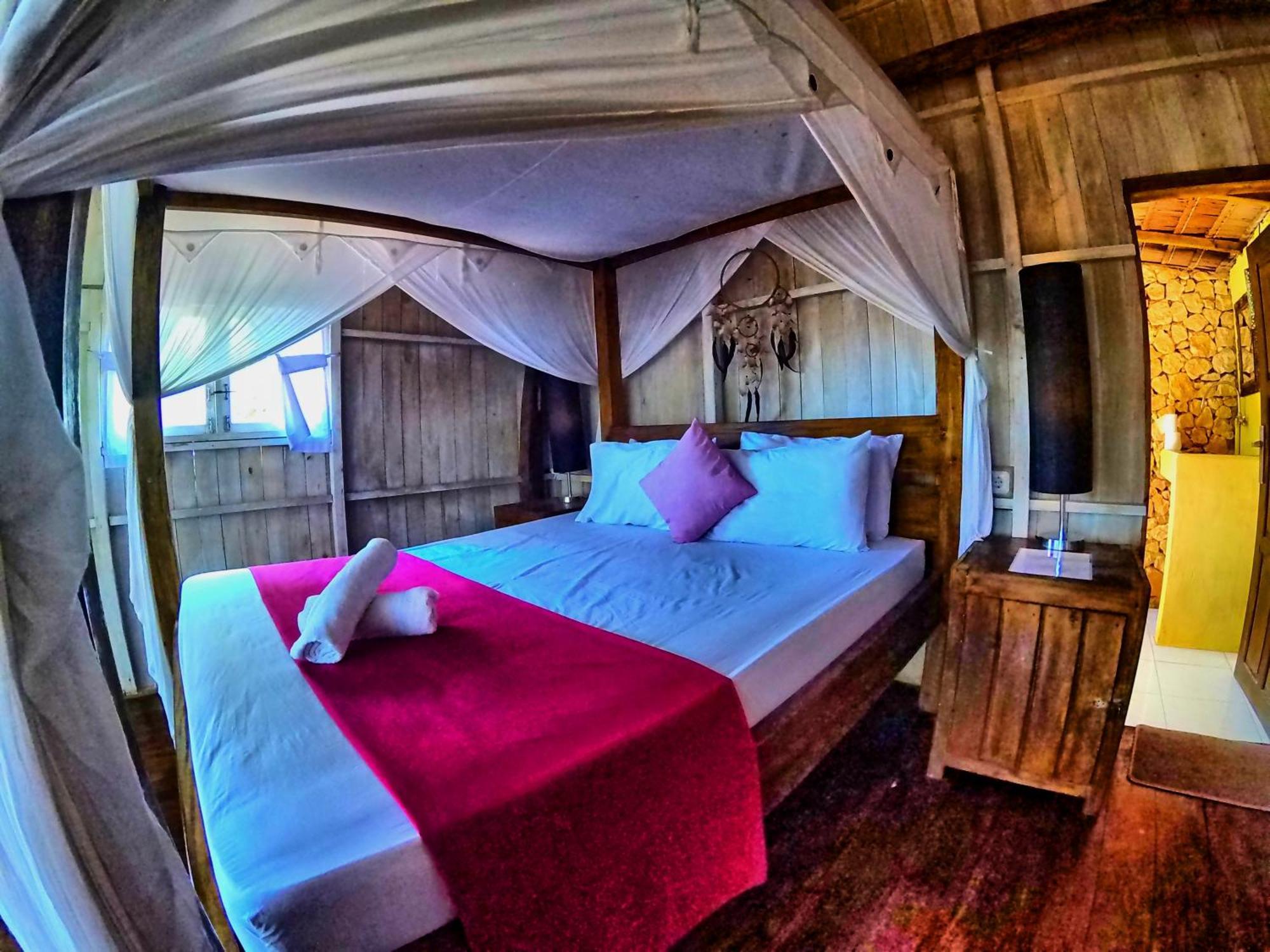 Cosmos Bungalows Bira Buitenkant foto