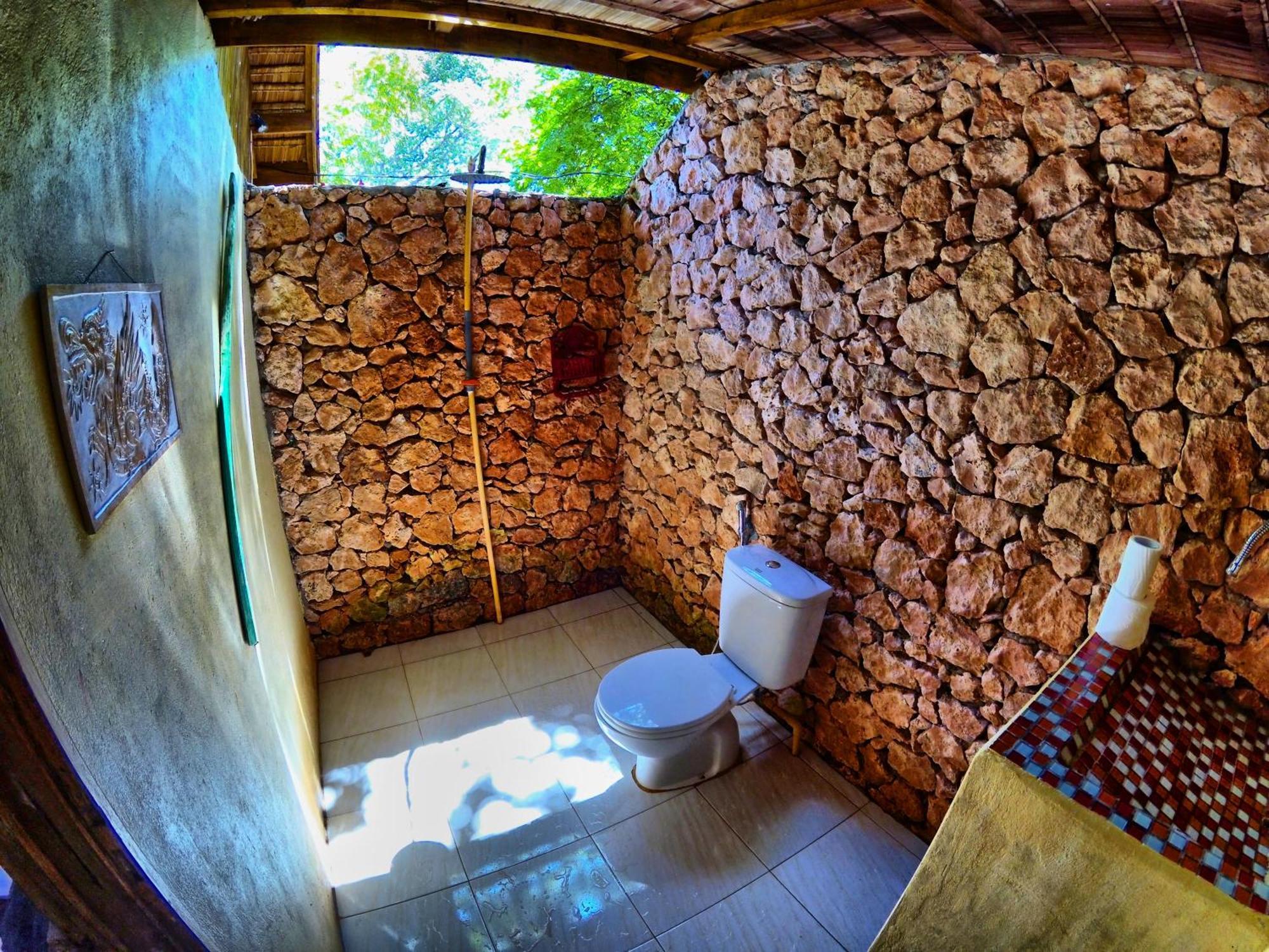 Cosmos Bungalows Bira Buitenkant foto